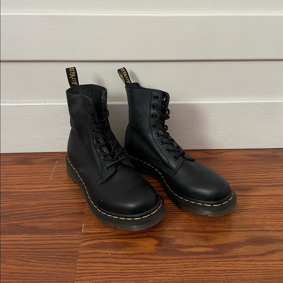 Doc Martens - Picture 3 of 4